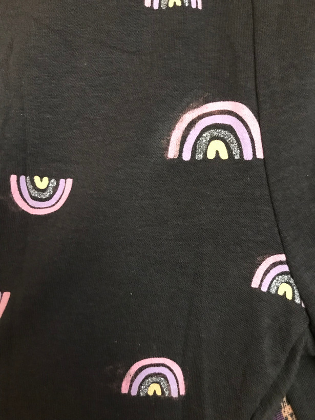 فقط مدل رنگین کمان کمی زدگی رنگ دارد