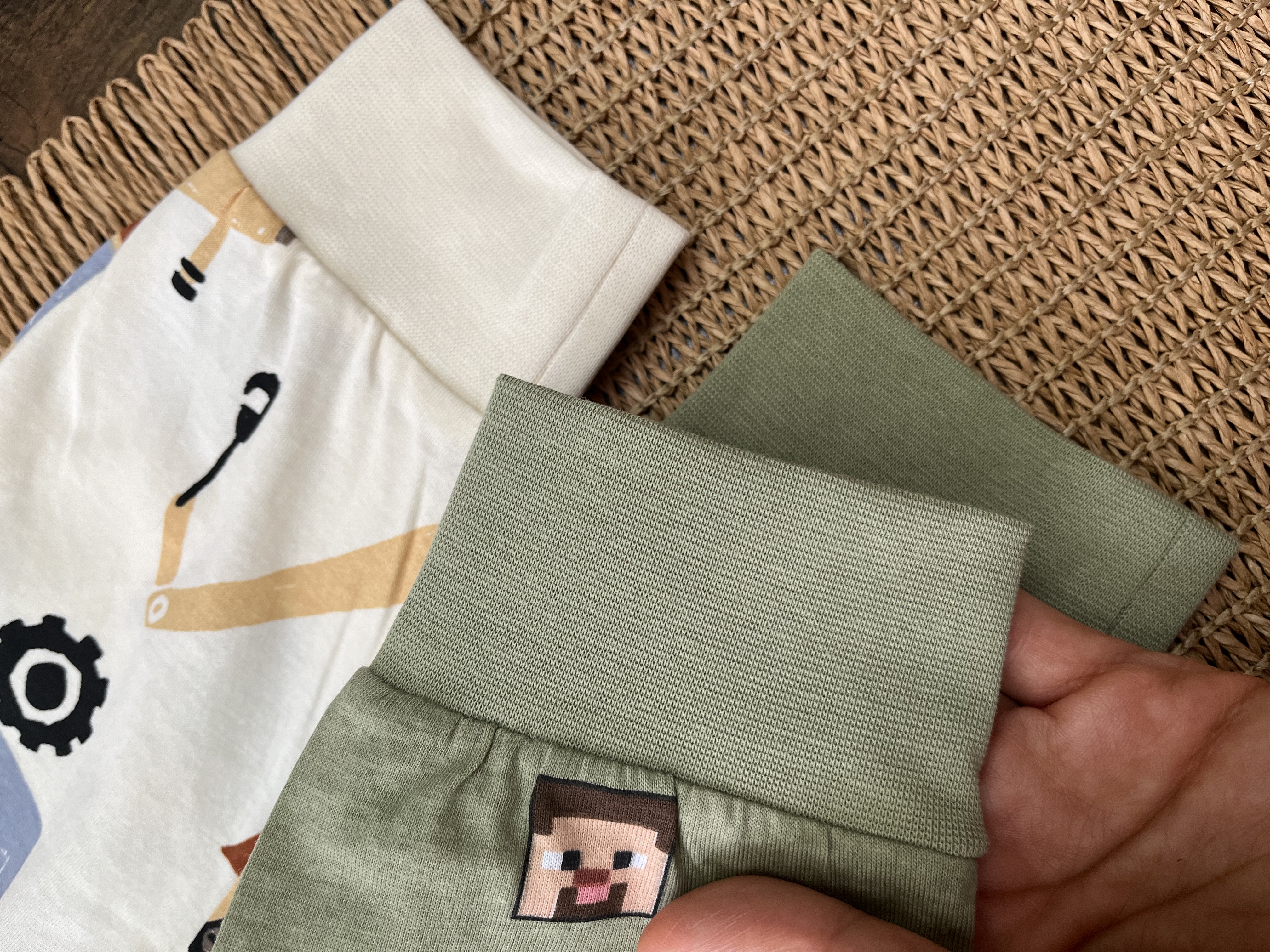 شلوار راحتی نخی پسرانه H&M طرح ماشین سنگین و Minecraft | ۱.۵ تا ۱۲ سال